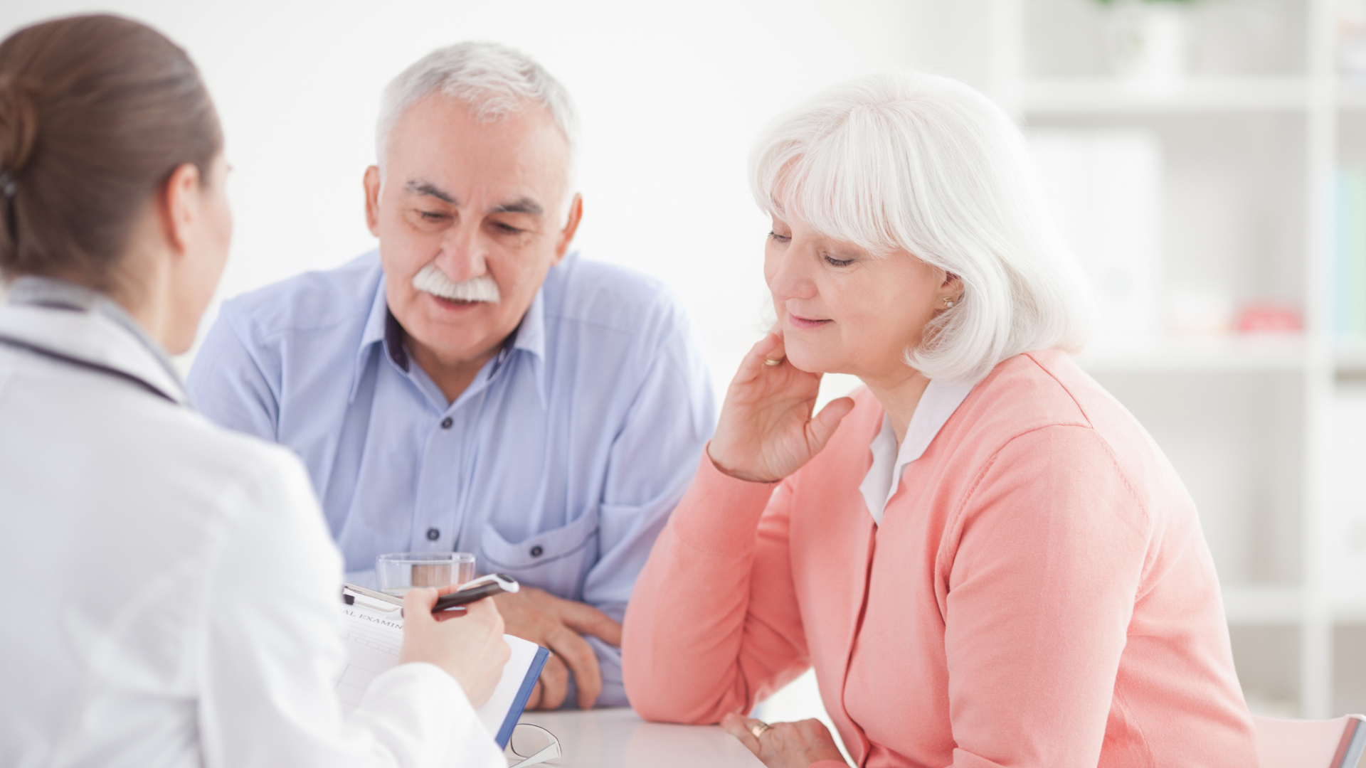 Pakiet medyczny dla seniora – dlaczego warto kupić?